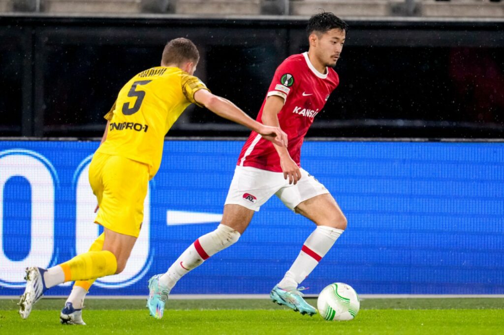 Yukinari Sugawara thi đấu cho AZ Alkmaar