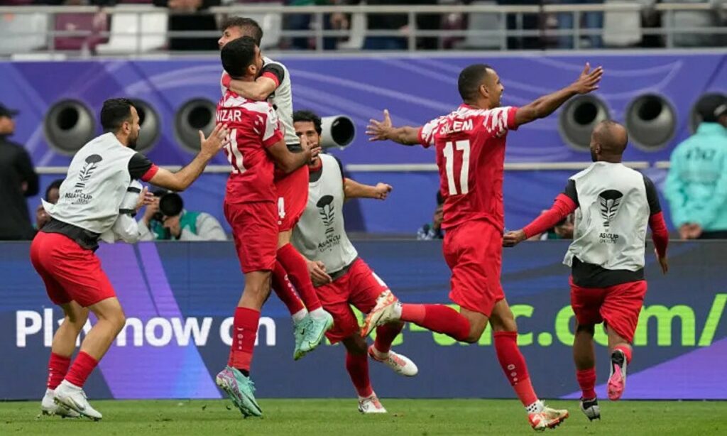 Jordan ăn mừng sau khi nâng tỉ số lên 3-2, Iraq 2-3 Jordan