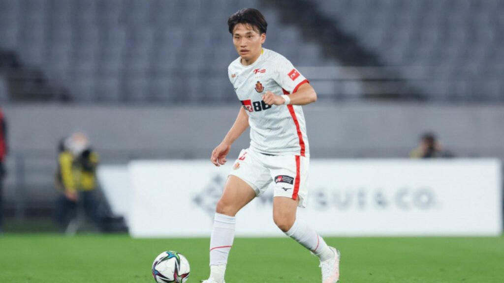 Hậu vệ Shinnosuke Nakatani