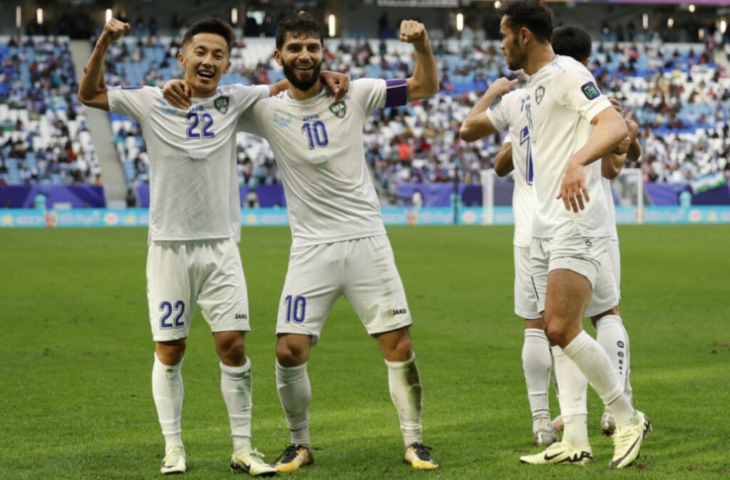 Uzbekistan ăn mừng chiến thắng 2-1 trước Thái Lan