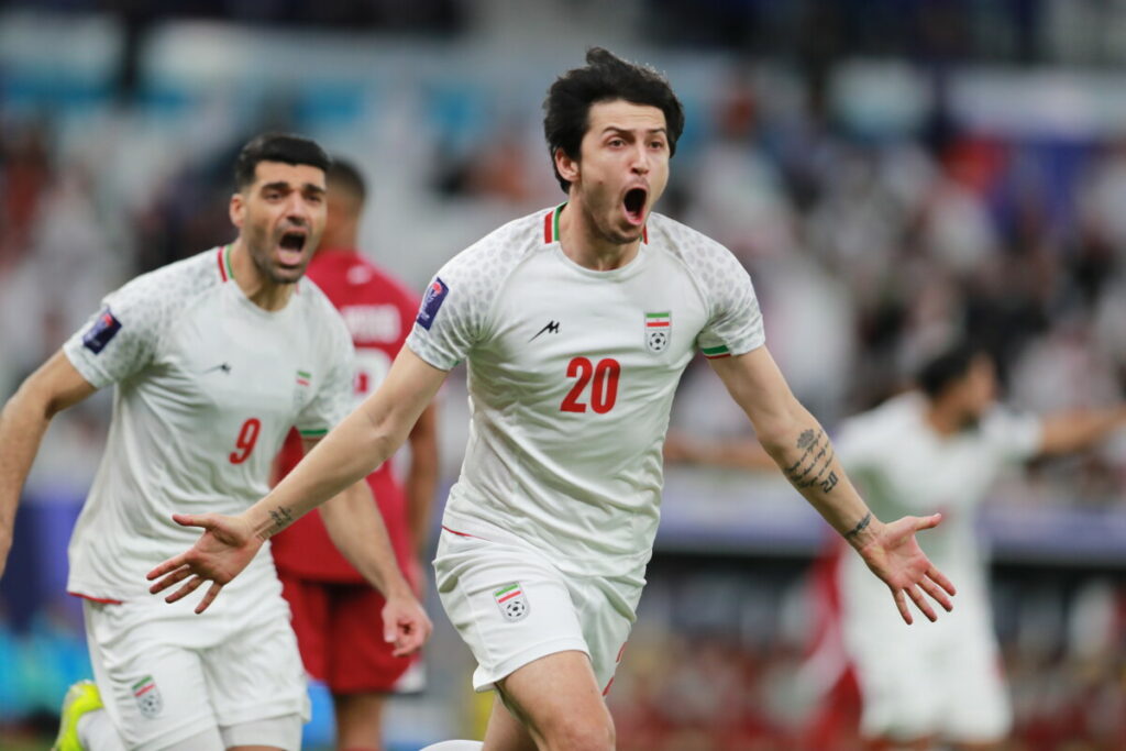 Sardar Azmoun mở tỉ số trận đấu