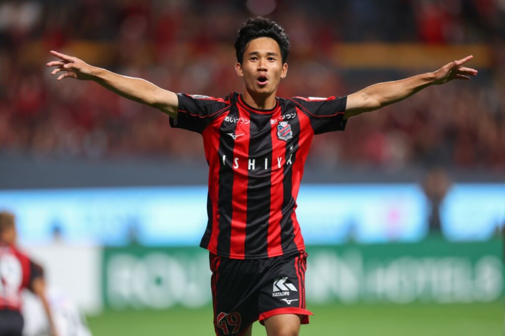 Supachok Sarachat trong màu áo Hokkaido Consadole Sapporo