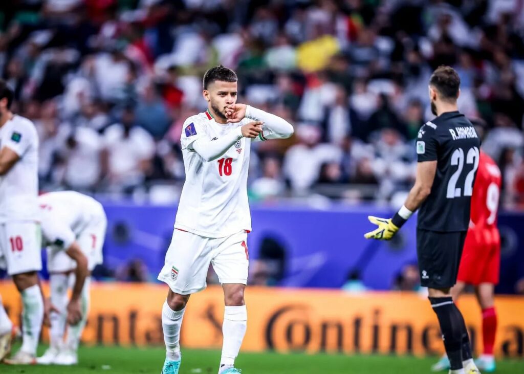 Tiền Vệ Mehdi Ghayedi