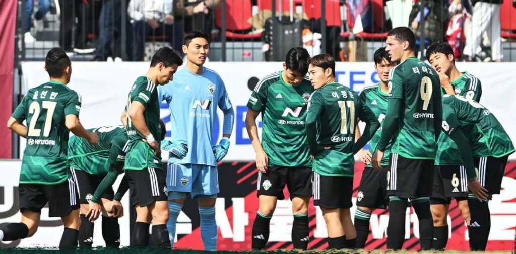 Jeonbuk Hyundai Motors vẫn chưa có chiến thắng nào ở mùa giải năm nay