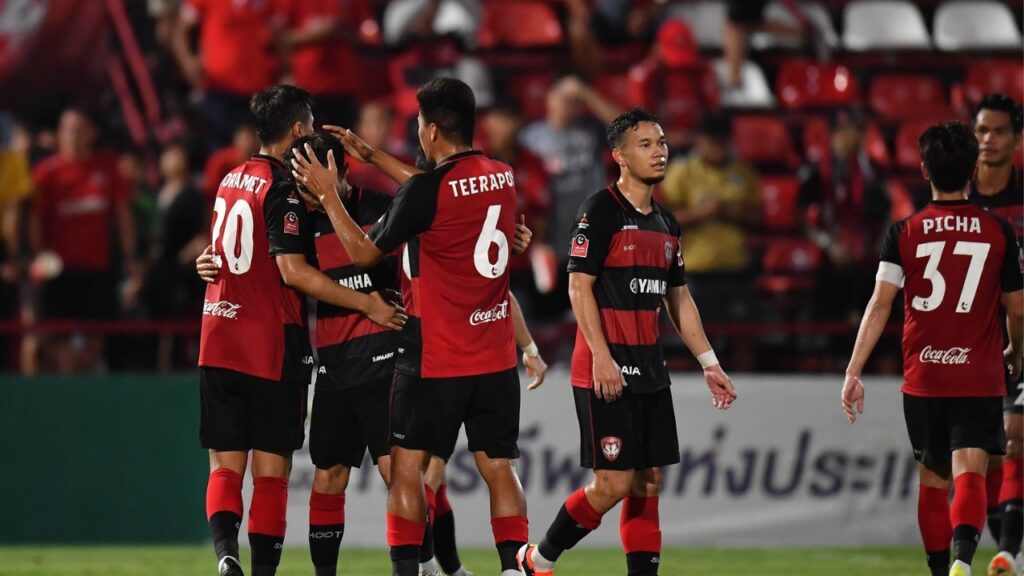 Muangthong United xuất sắc lật ngược thế trận trước Uthai Thani vòng 23 Thai League