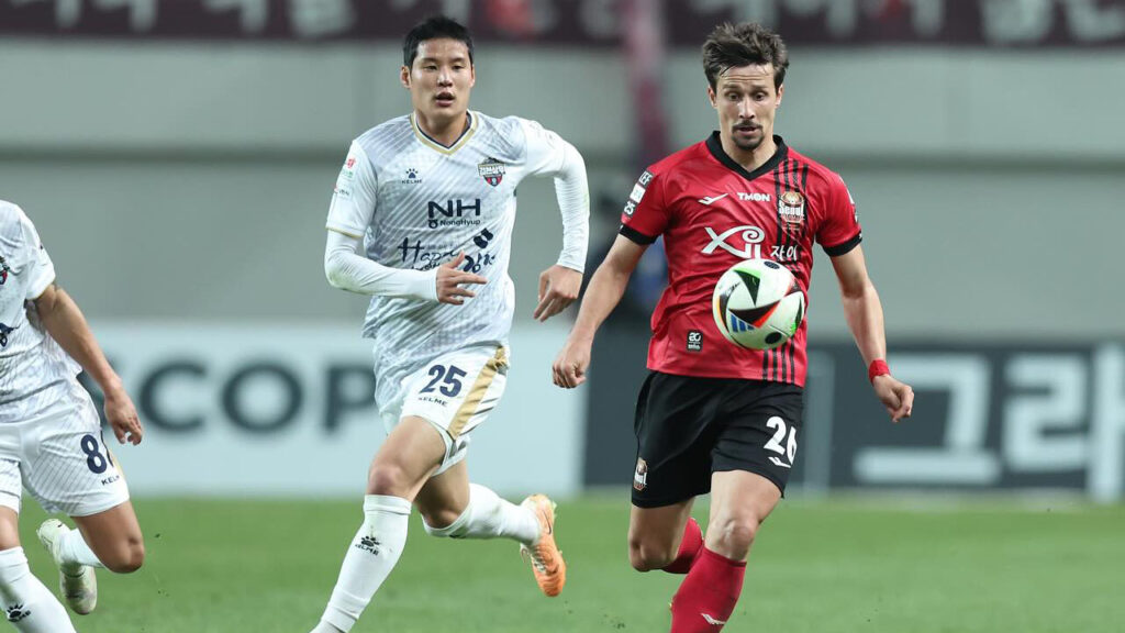 Seoul FC đánh bại Gimcheon 5-1 tại K-League
