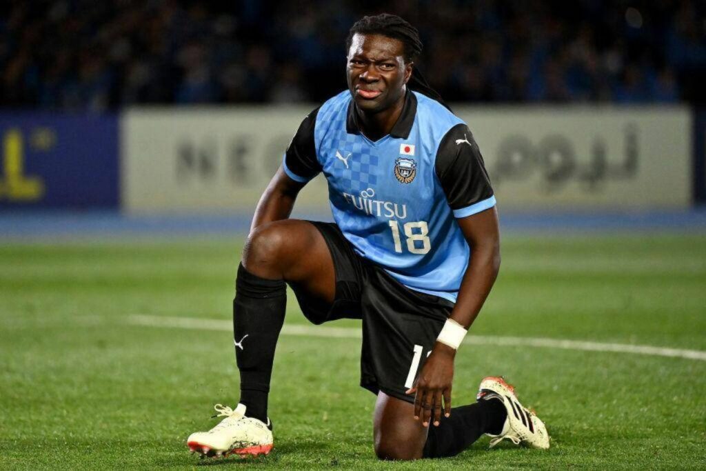 Bafetimbi Gomis chật vật tại Kawasaki Frontale