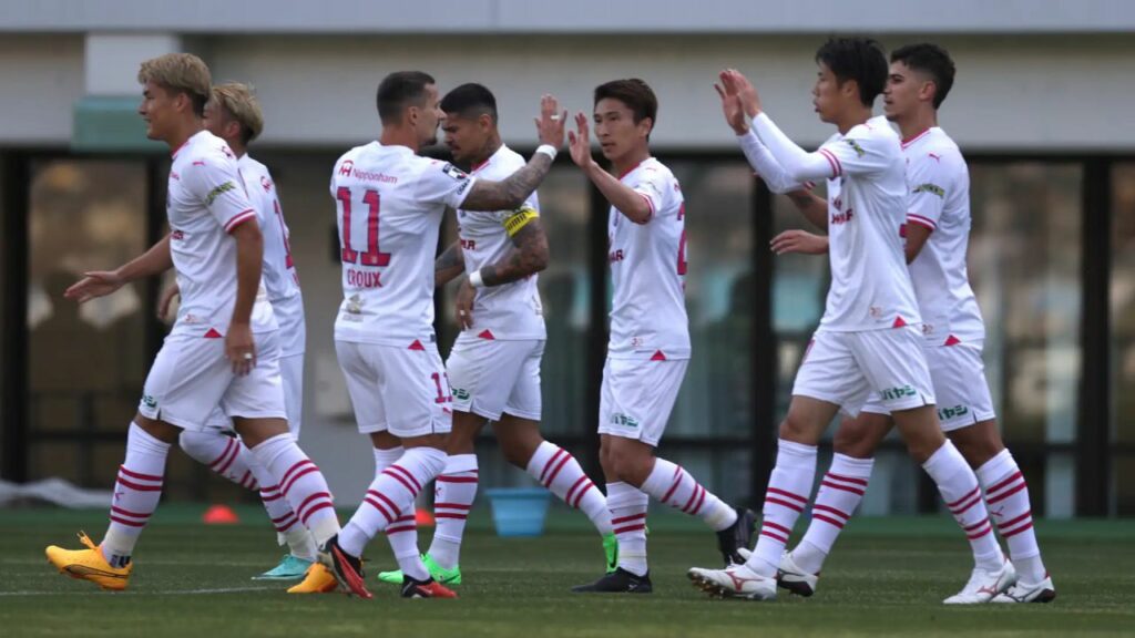 Cerezo Osaka khởi đầu vòng 15 J-League 2024 bằng một chiến thắng đậm 3-0.