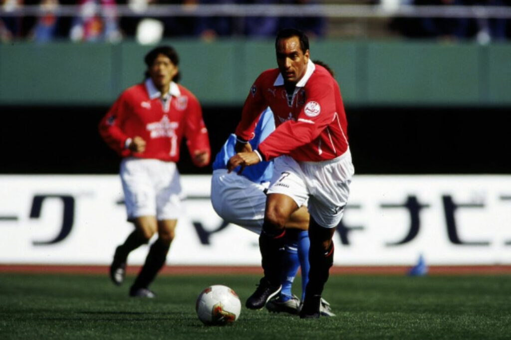 Edmundo - cầu thủ lắm tài nhiều tật.