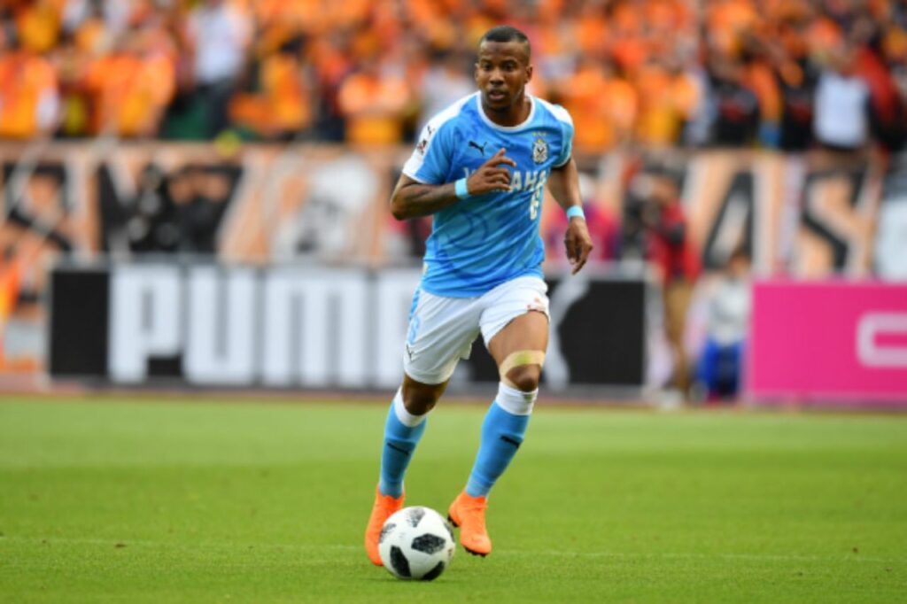 Guilherme Santos, 1 trong Ngoại Binh Tệ Nhất Lịch Sử J-League, chỉ có vỏn vẹn 11 trận ra sân cho Jubilo Iwata.