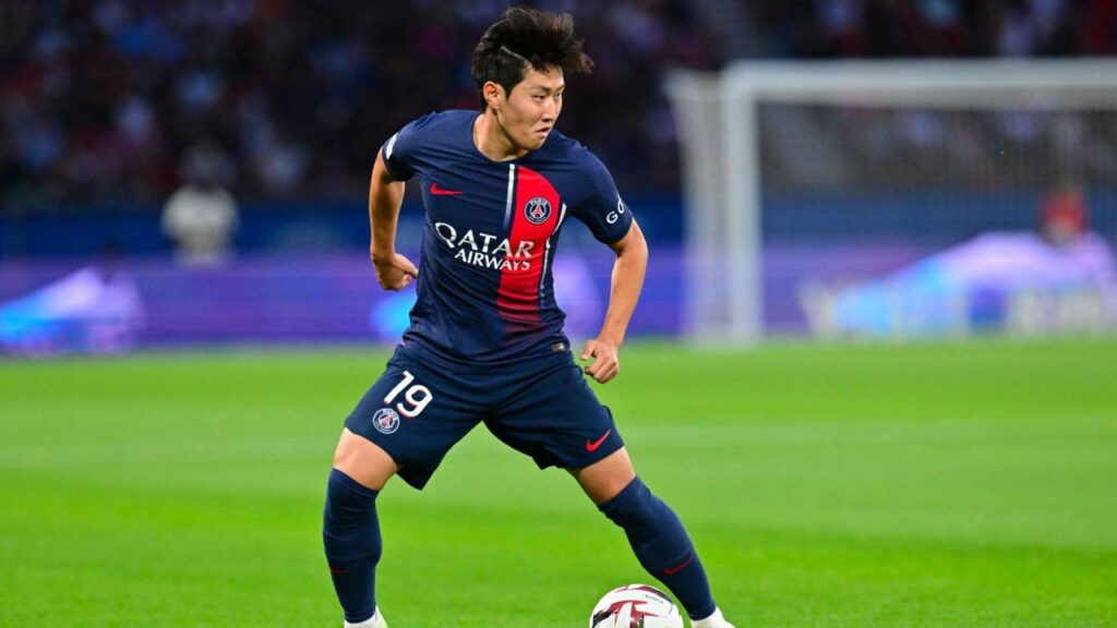 Lee Kang-in có mùa giải đầu tiên không hề tệ với PSG.