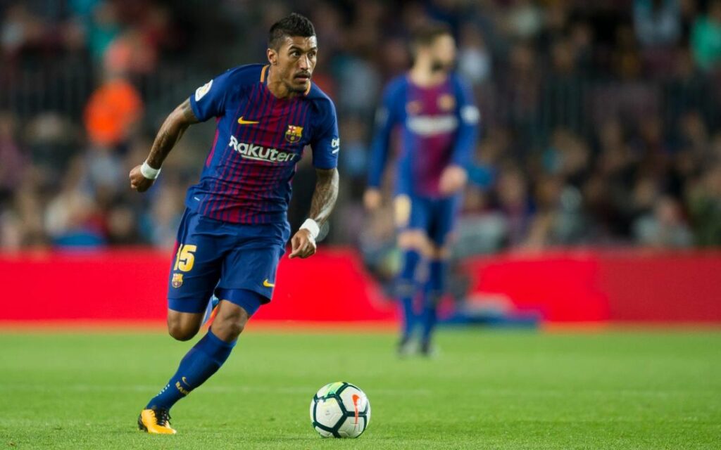 Paulinho từng có quãng thời gian thi đấu trong màu áo Barcelona.