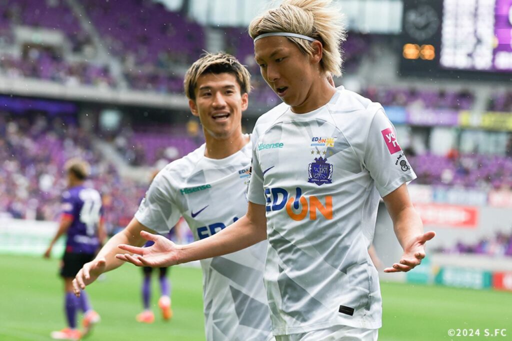 Sanfrecce có chiến thắng 5-0 trước Kyoto Sanga để tạm thoát khỏi khủng hoảng vòng 15 J-League 2024
