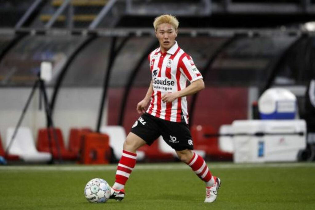 Shunsuke Mito trong màu áo Sparta Rotterdam, 1 trong 6 Cầu Thủ U23 Nhật Bản xuất sắc