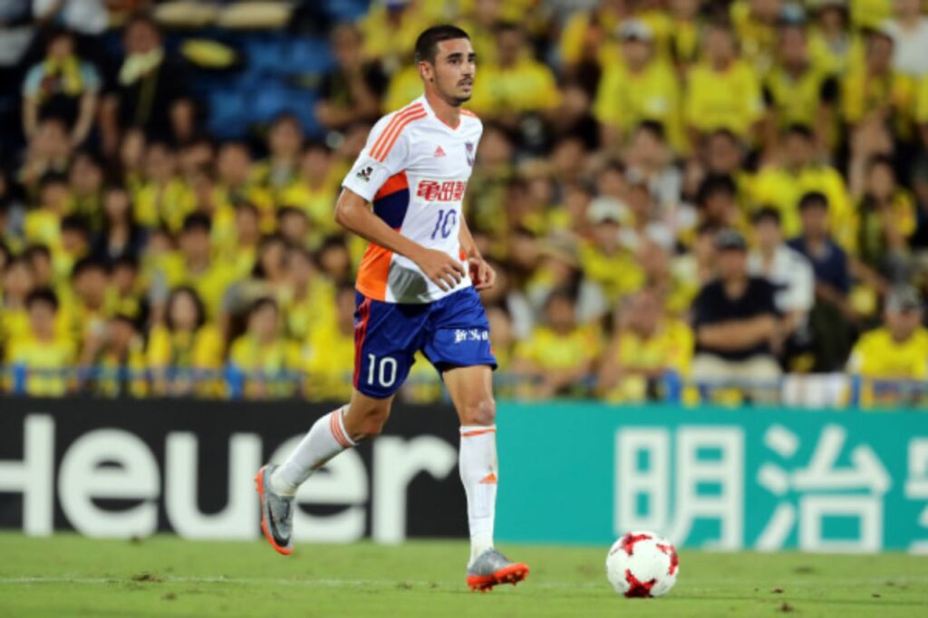 Thiago Galhardo đáp lại niềm tin của Albirex Niigata bằng màn trình diễn không mấy ấn tượng.