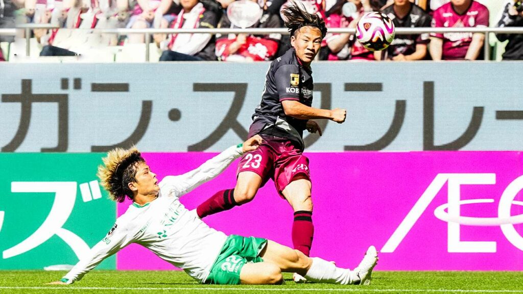 Trắng tay ở vòng 16, Vissel Kobe rơi xuống vị trí thứ 3.
