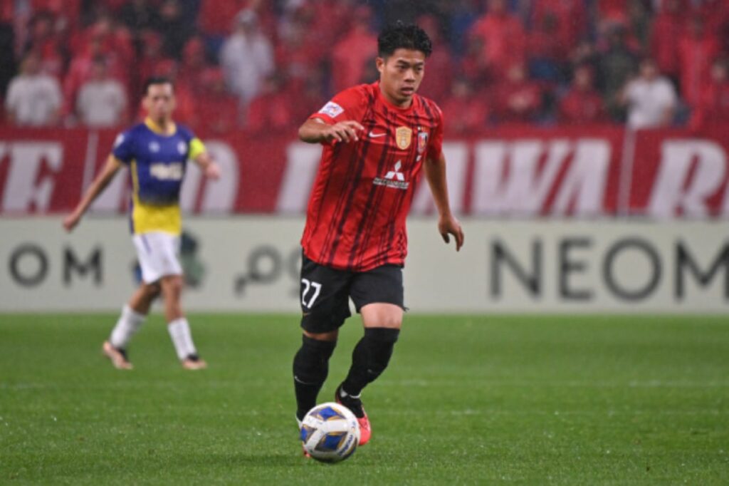 Tài năng của bóng đá Thái Lan - Ekanit Panya Ngoại Binh Đang Chật Vật Tại J-League