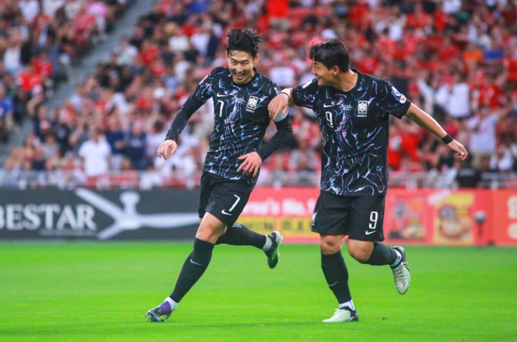 Với đội hình vượt trội, Hàn Quốc dễ dàng đánh bại Singapore với tỉ số 7-0.