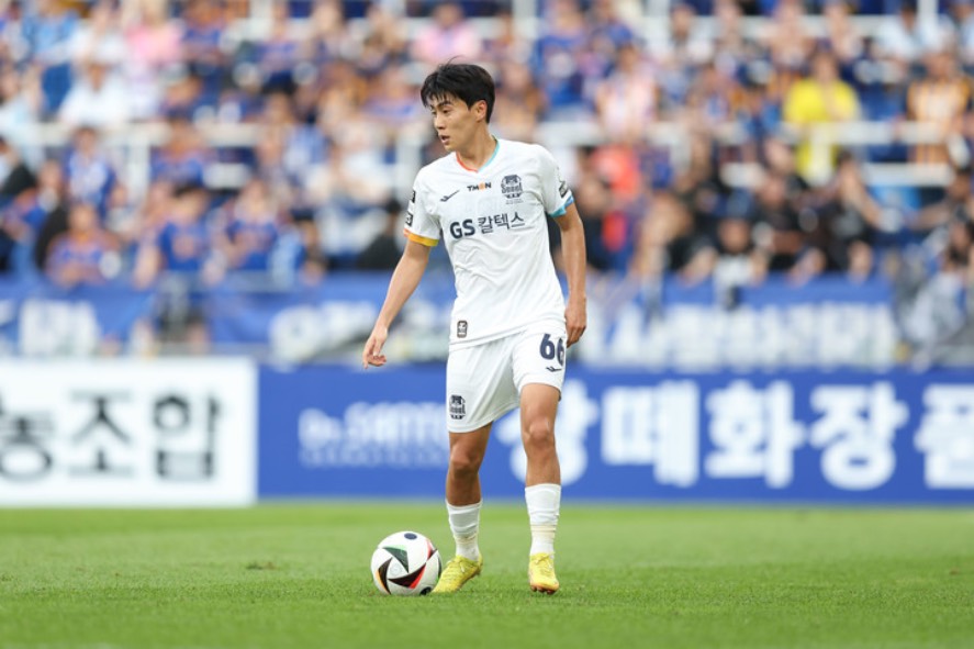 Han Seung-gyu bị FC Seoul thanh lý hợp đồng vì tham gia cờ bạc trái phép.