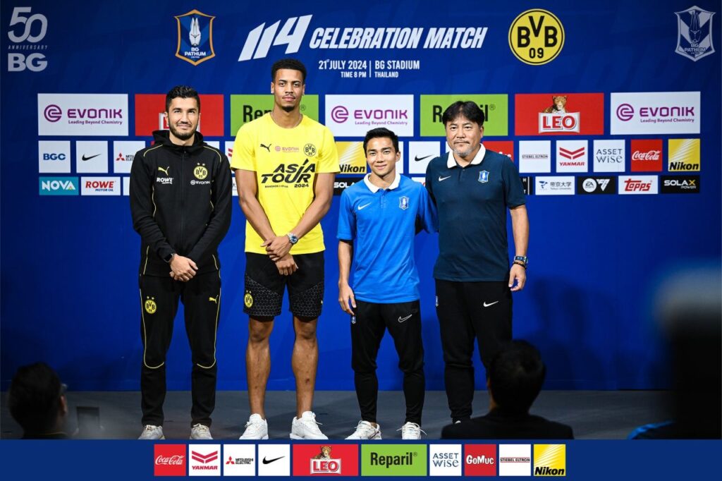 Buổi họp báo trước trận đấu với các đại diện của 2 đội BG Pathum United và Borussia Dortmund.