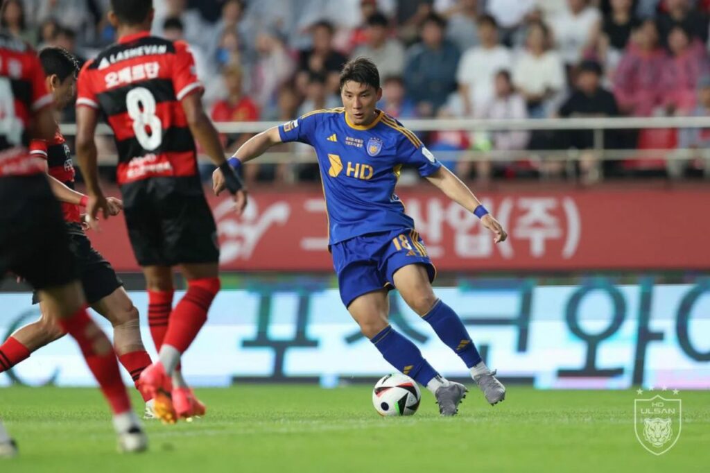 Ulsan HD thất thủ trước Pohang Steelers.
