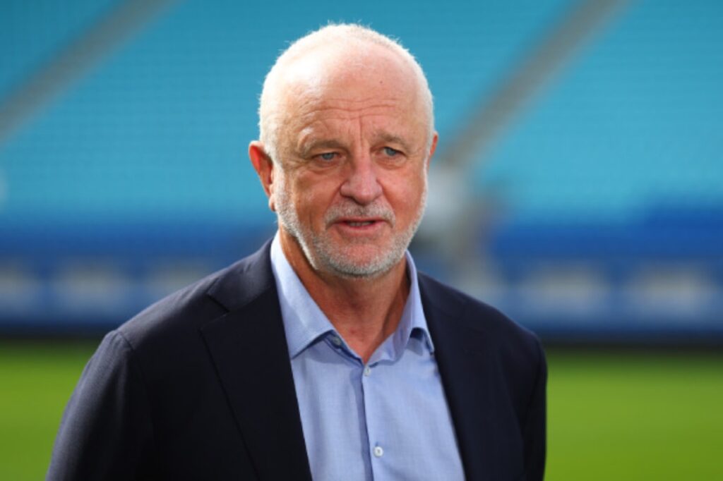 Graham Arnold chỉ có 8 trận đấu tại Nhật Bản trước khi bị sa thải.