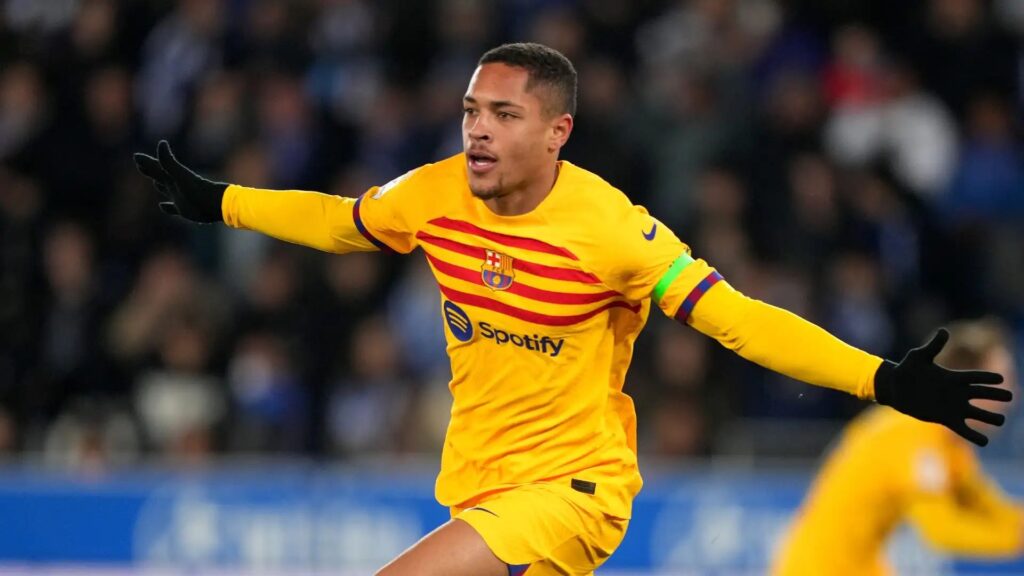 Vitor Roque có khởi đầu không mấy suông sẻ tại Barca.