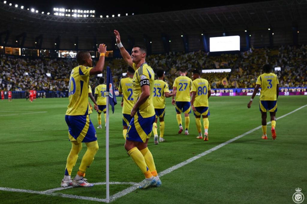 Ronaldo ăn mừng bàn thắng nhân đôi cách biệt cho Al Nassr, trận đấu với Al Wehda tại vòng 5 Saudi Pro League 2024/25.