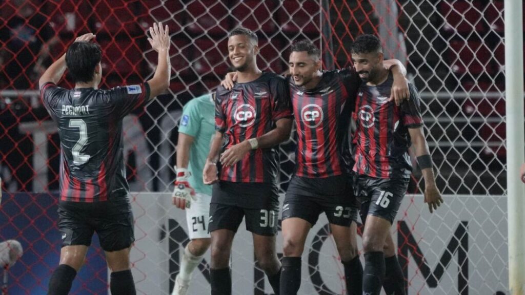Bangkok United giành chiến thắng 4-2 trước Tampines Rovers.
