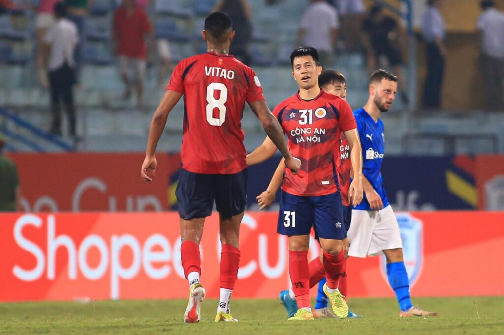 Công An Hà Nội FC có chiến thắng thứ 2 liên tiếp khi đánh bại Lion City Sailors.