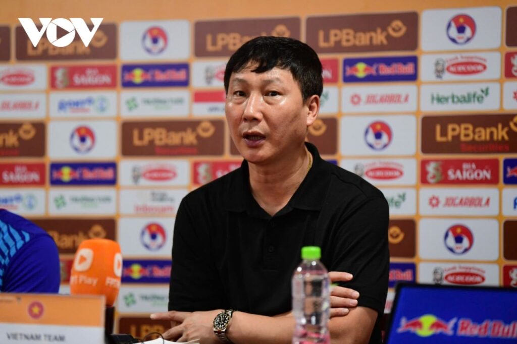 Kim Sang-sik, HLV hiện tại của đội tuyển Việt Nam.