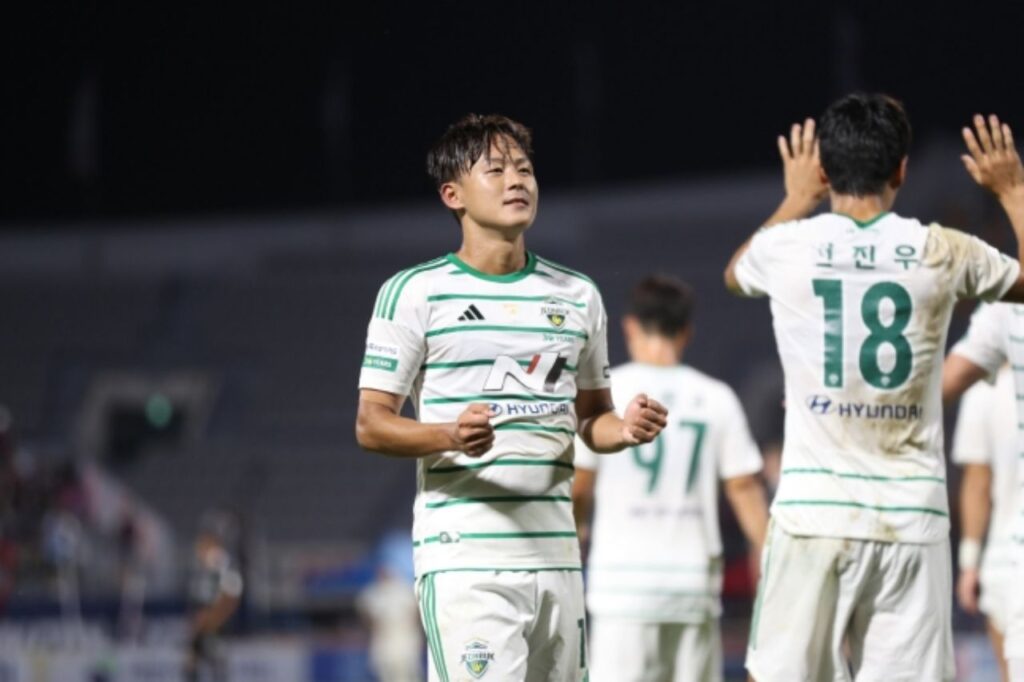 Jeonbuk Hyundai Motors vốn dĩ không quen với việc trụ hạng, Cục Diện K-League