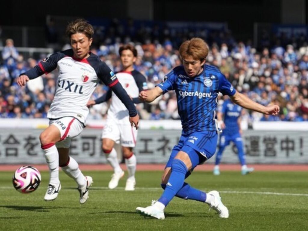 Machida Zelvia chỉ có được 1 điểm ở vòng 29, qua đó đánh mất ngôi đầu.