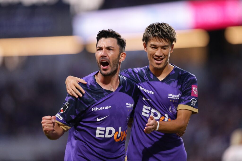Sanfrecce xuất sắc dành lấy vị trí số 1 trên BXH với mà tình diễn ấn tượng ở vòng 29.