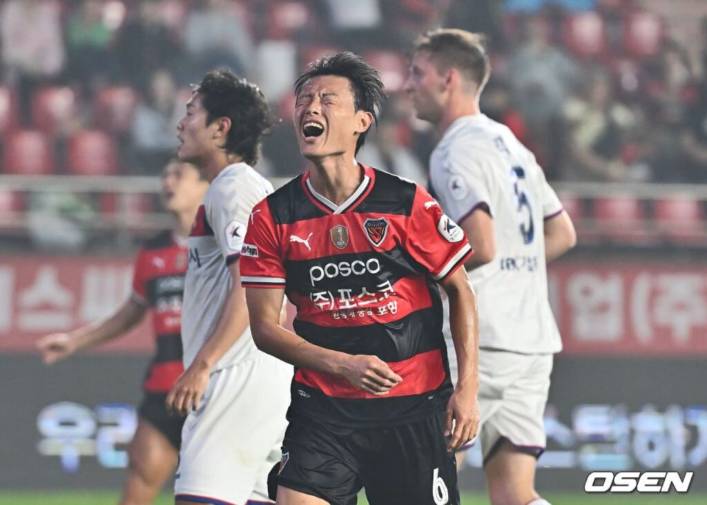 Pohang Steelers chỉ có được 1 điểm trước Suwon City.