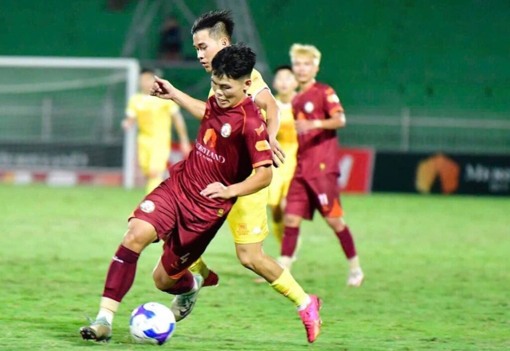 Bình Định có chiến thắng nhọc nhằn trước Hải Phòng.