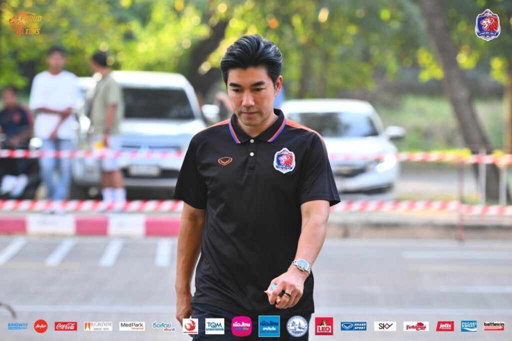 HLV trưởng Rangsan Viwatchaichok của CLB Port FC đã quyết định từ chức tại Thai League 2024/25