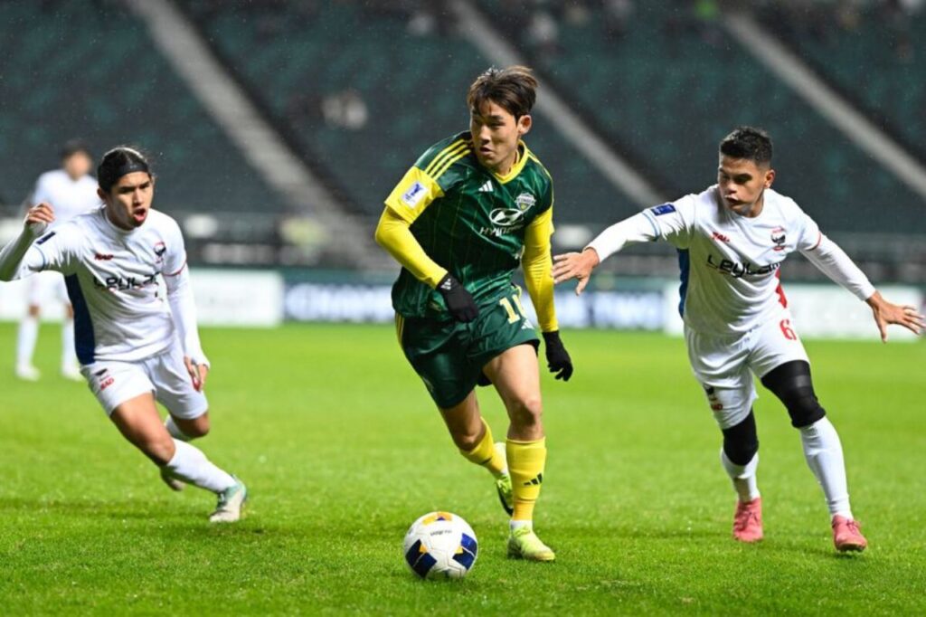 Jeonbuk Hyundai Motors hủy diệt Dynamic Herb Cebu với tỷ số 4-0 trên sân nhà.