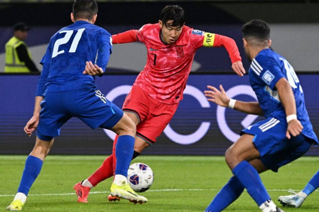 Son Heung-min ghi bàn sau khi quay trở lại cho ĐTQG. , Kuwwait 1-3 Hàn Quốc