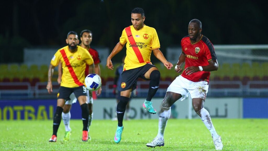 Muangthong United lội ngược dòng đánh bại Selangor FC với tỷ số 2-1.