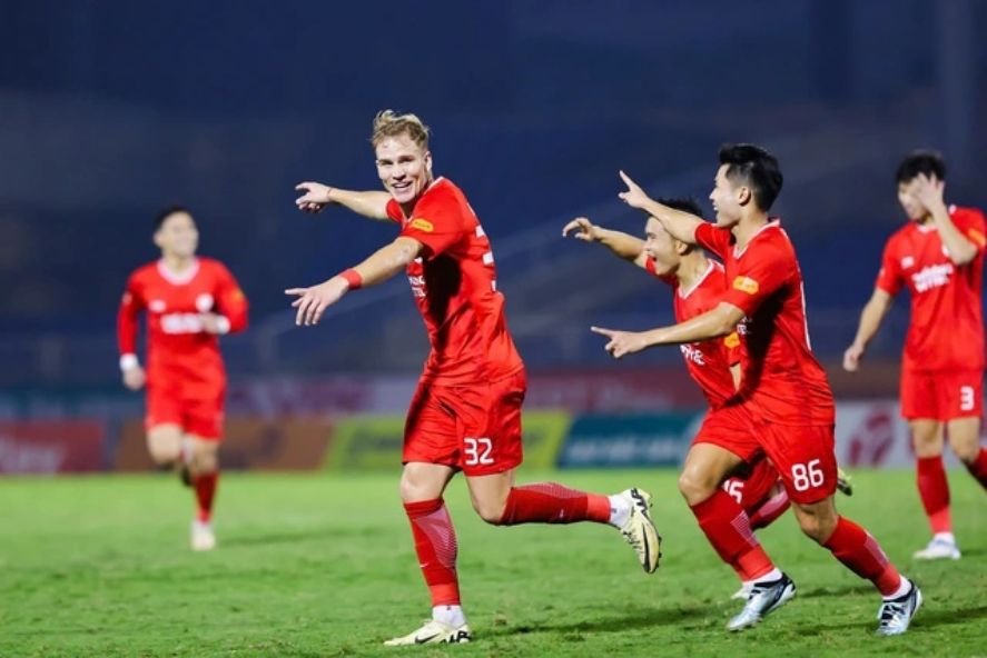 Thể công Viettel có chiến thắng tưng bừng ở vòng 9 V-League 2042/25.