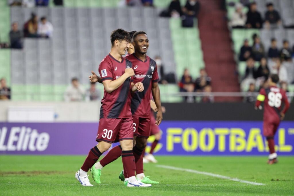 Vissel Kobe vượt qua Central Coast Mariners với tỉ số 3-2, để tiếp tục dẫn đầu BXH