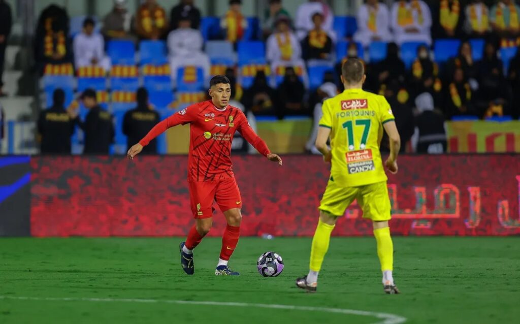 Ezequiel Fernandez là ông chủ tuyến giữa của Al Qadisiah, Saudi Pro League