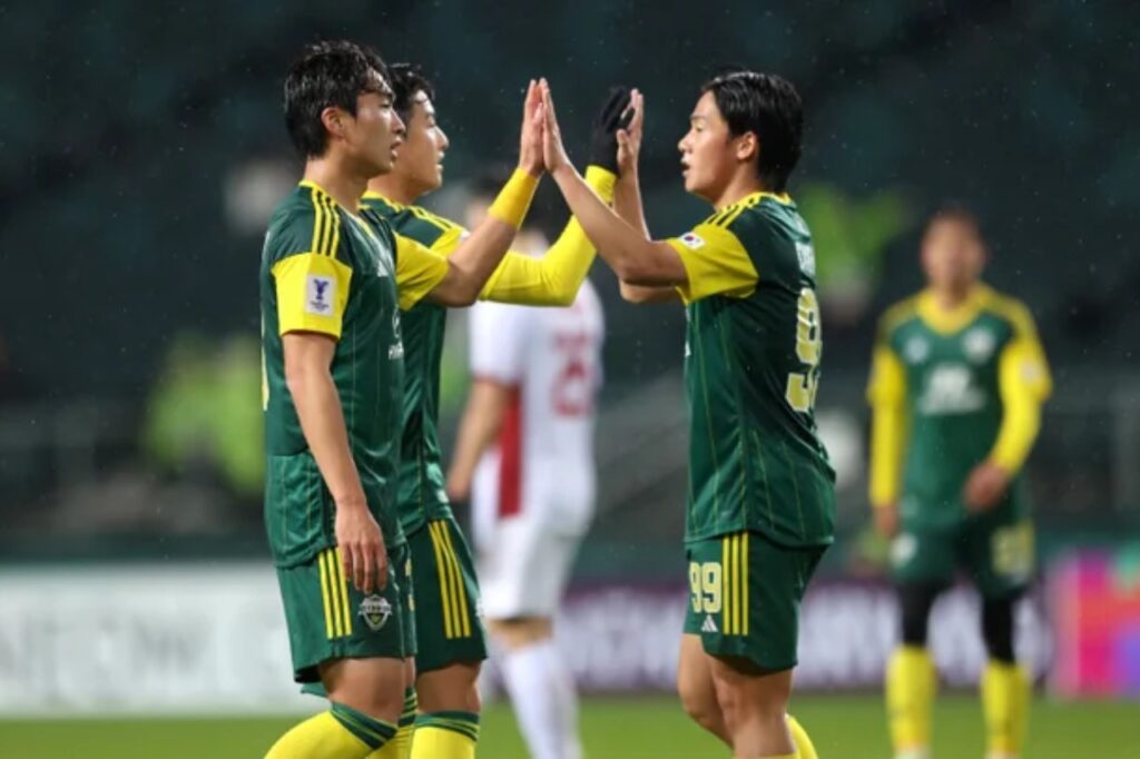 Jeonbuk có thể thi đấu ở ACL2 mà không có HLV mới.