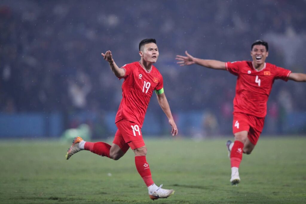 Nguyễn Quang Hải ghi bàn thắng duy nhất giúp Việt Nam đánh bại Indonesia với tỉ số 1-0.