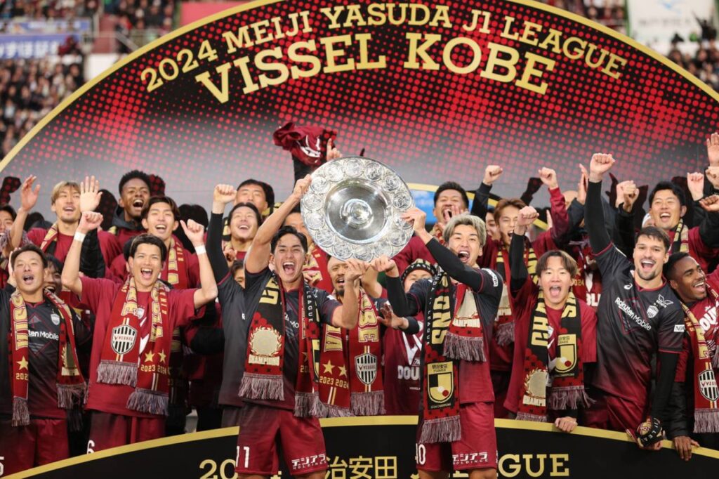 Vissel Kobe chính thức lên ngôi vô địch lần thứ hai liên tiếp.