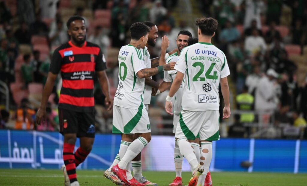 Al Ahli có thắng lợi tưng bừng ở vòng 17.