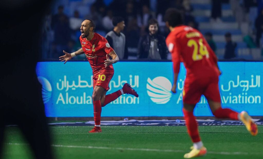 Aubameyang lập cú đúp giúp Al Qadisiya đánh bại Al Hilal.