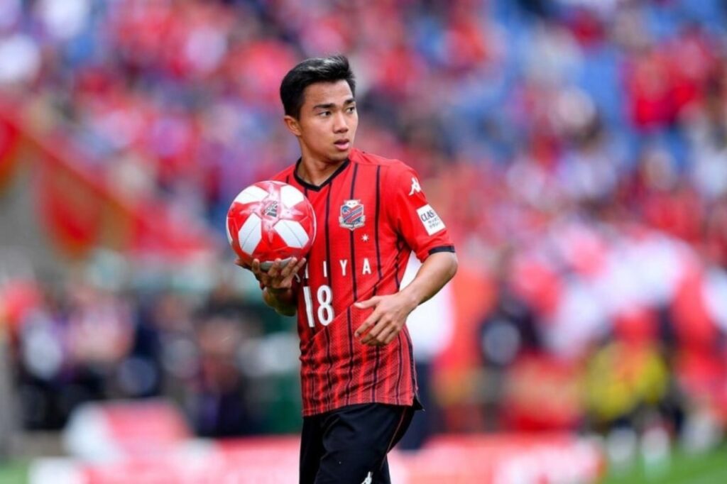 Chanathip Songkrasin là cầu thủ tiên phong cho làn sóng cầu thủ Đông Nam Á tại J-League.