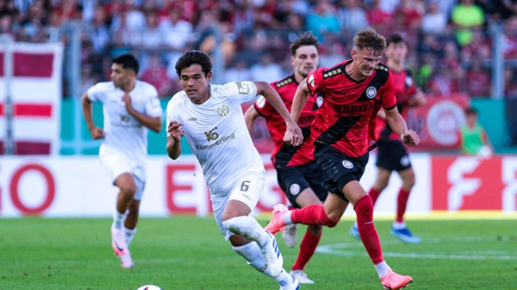 Sano, cầu thủ Nhật Bản, đang có phong độ cao tại Mainz 05.